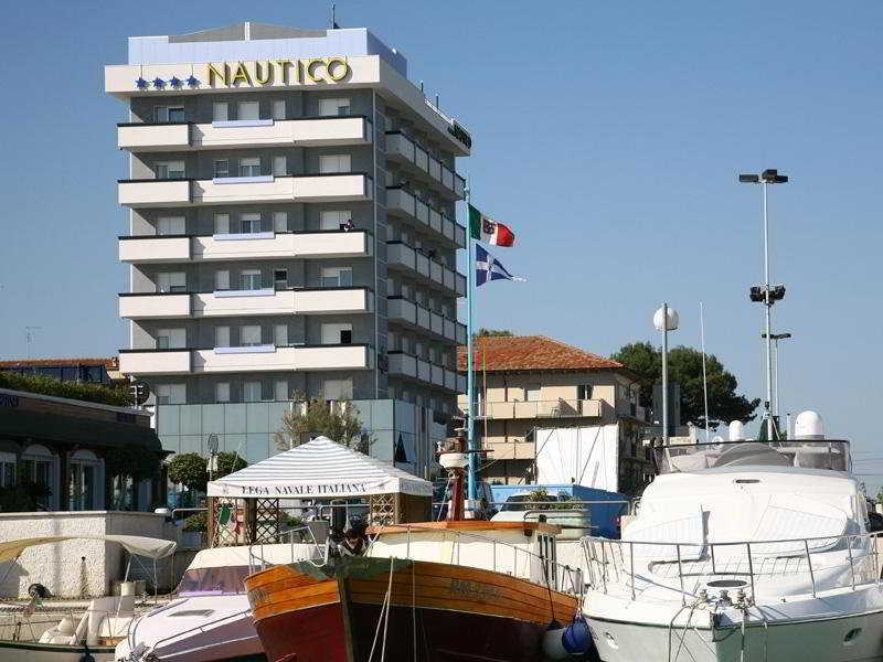 Hotel Nautico Ричоне Екстериор снимка